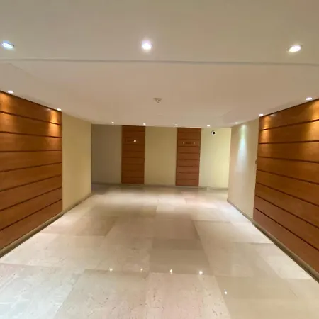 Marina Baie Des Anges Отель Вильнёв-Лубе