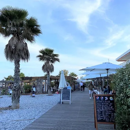 Marina Baie Des Anges Отель *